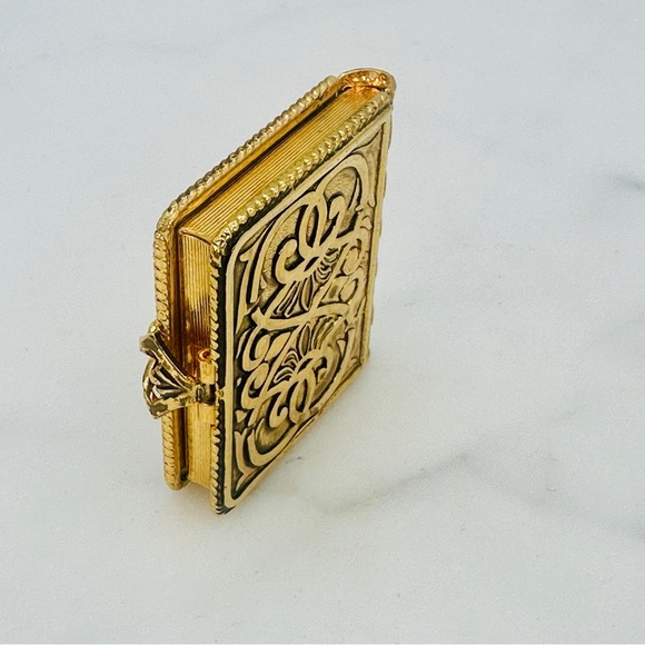 Vintage 1971 Avon Memory Book Solid Perfume Compact Scroll Vanity Collectible - Picture 6 of 12